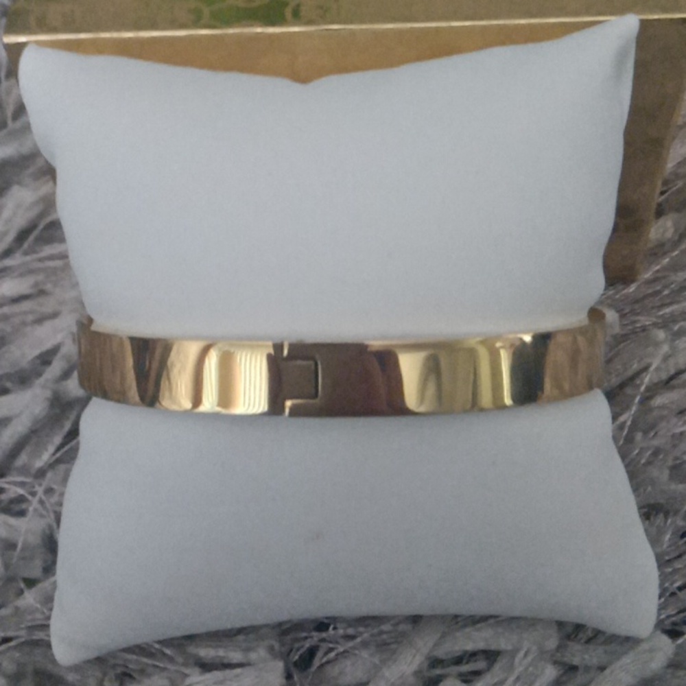 Michael kors mk gold tone stainless steel faux diamond accent lock bracelet. - Picture 3 of 6